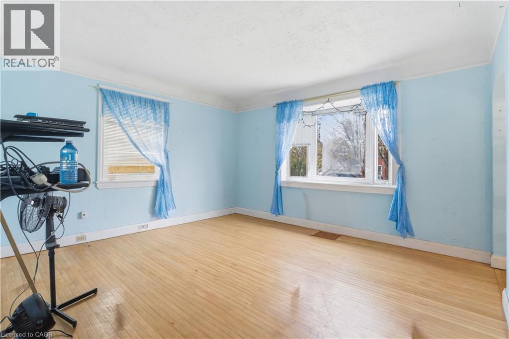 609 Guelph Street, Kitchener, Ontario  N2H 5Y5 - Photo 8 - 40828313