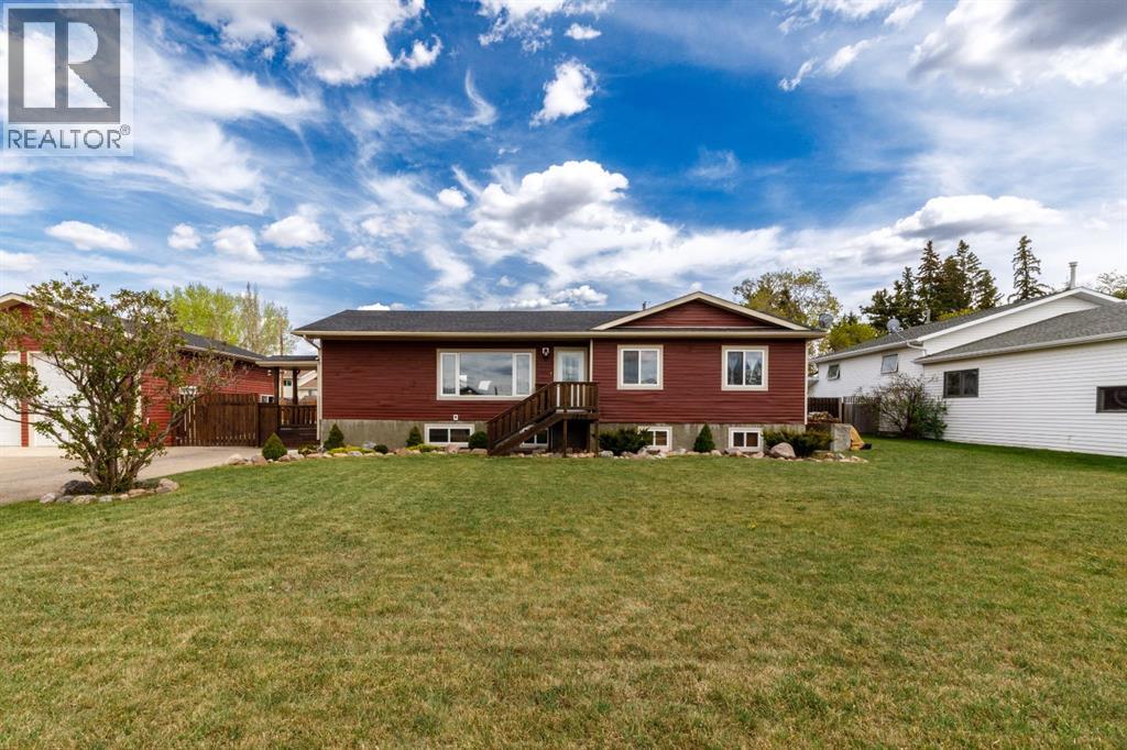 1805 27 Avenue, Delburne, Alberta  T0M 0v0 - Photo 2 - A2315635