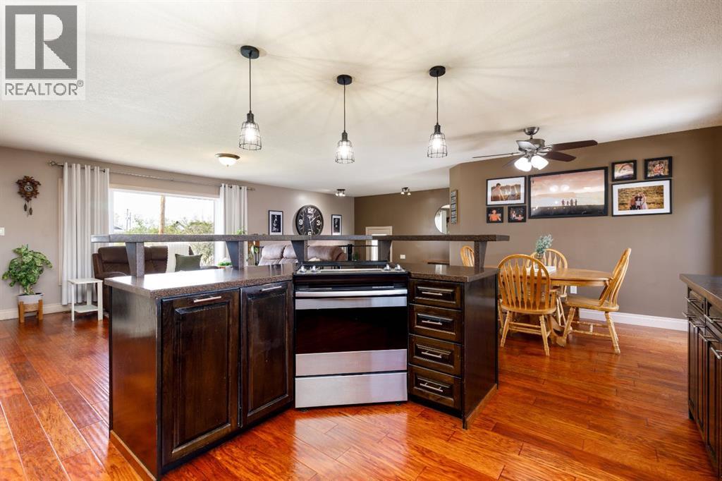 1805 27 Avenue, Delburne, Alberta  T0M 0v0 - Photo 5 - A2315635