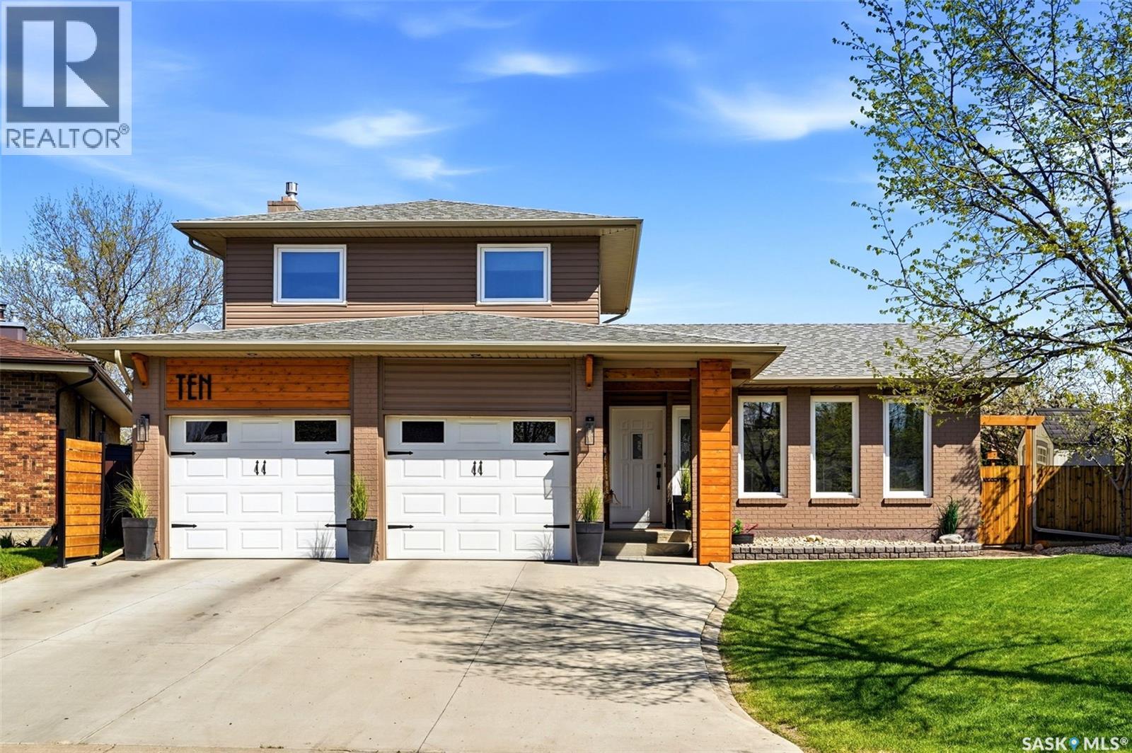 10 Louise Crescent, Regina, Saskatchewan  S4X 2E2 - Photo 1 - SK037532