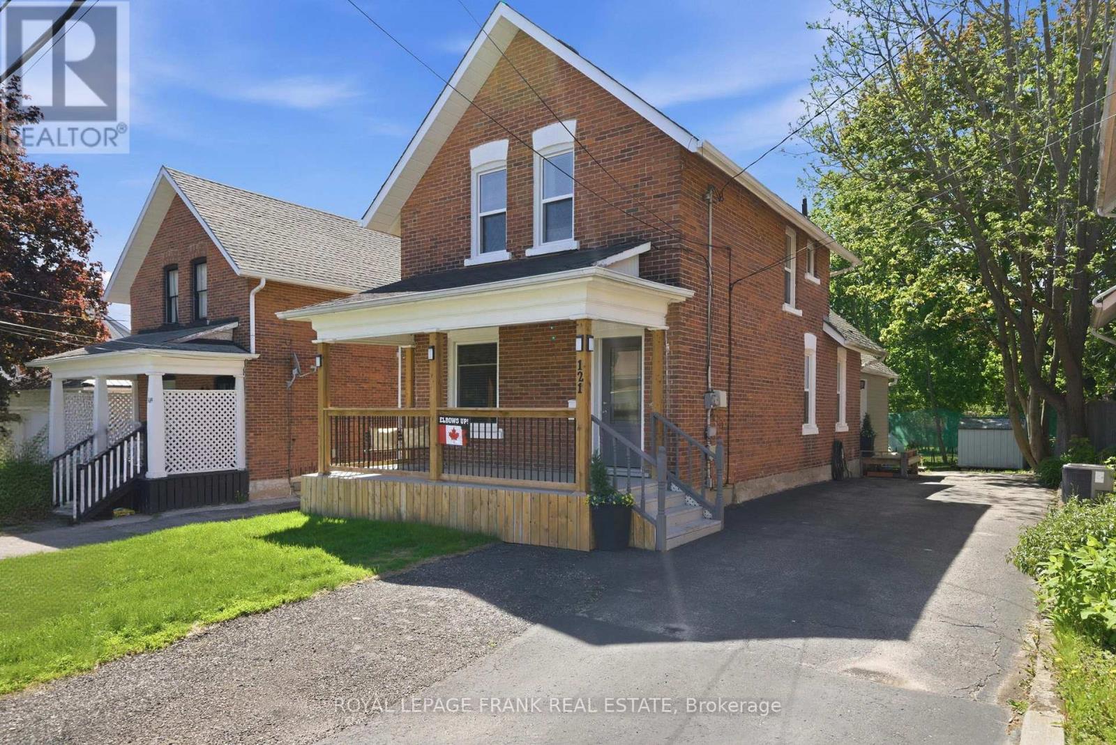 121 DURHAM STREET W, Kawartha Lakes, Ontario