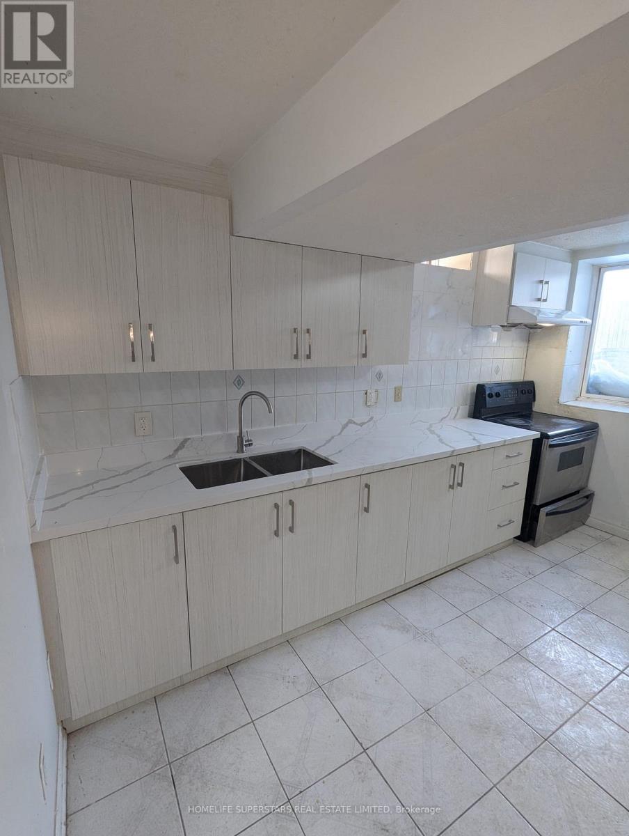 Basement - 41 Thorndale Road, Brampton, Ontario  L6P 1G9 - Photo 2 - W13211860
