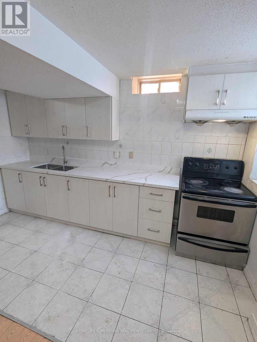 Basement - 41 Thorndale Road, Brampton, Ontario  L6P 1G9 - Photo 3 - W13211860