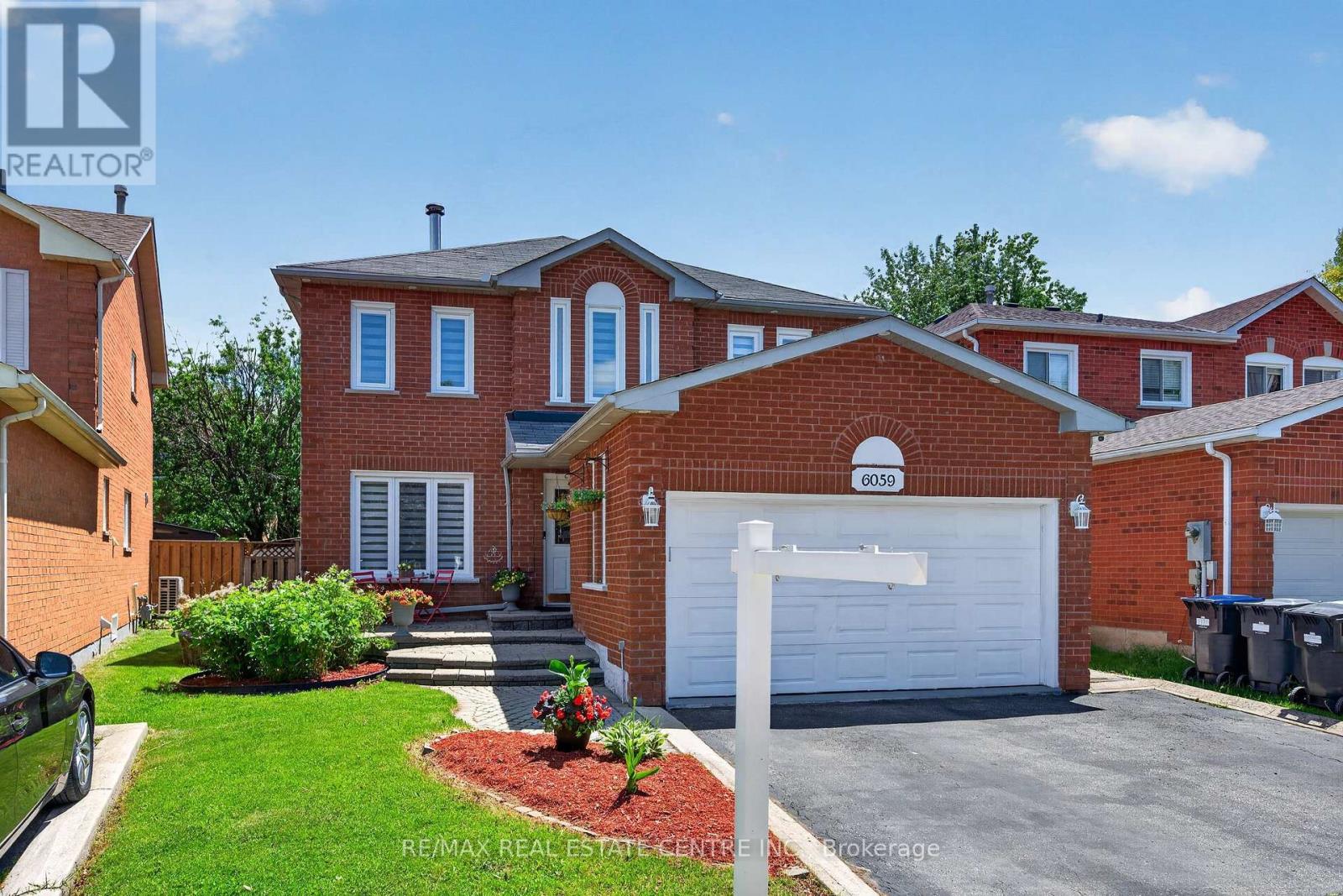 6059 Gemini Crescent, Mississauga, Ontario  L5N 6B6 - Photo 4 - W13215878