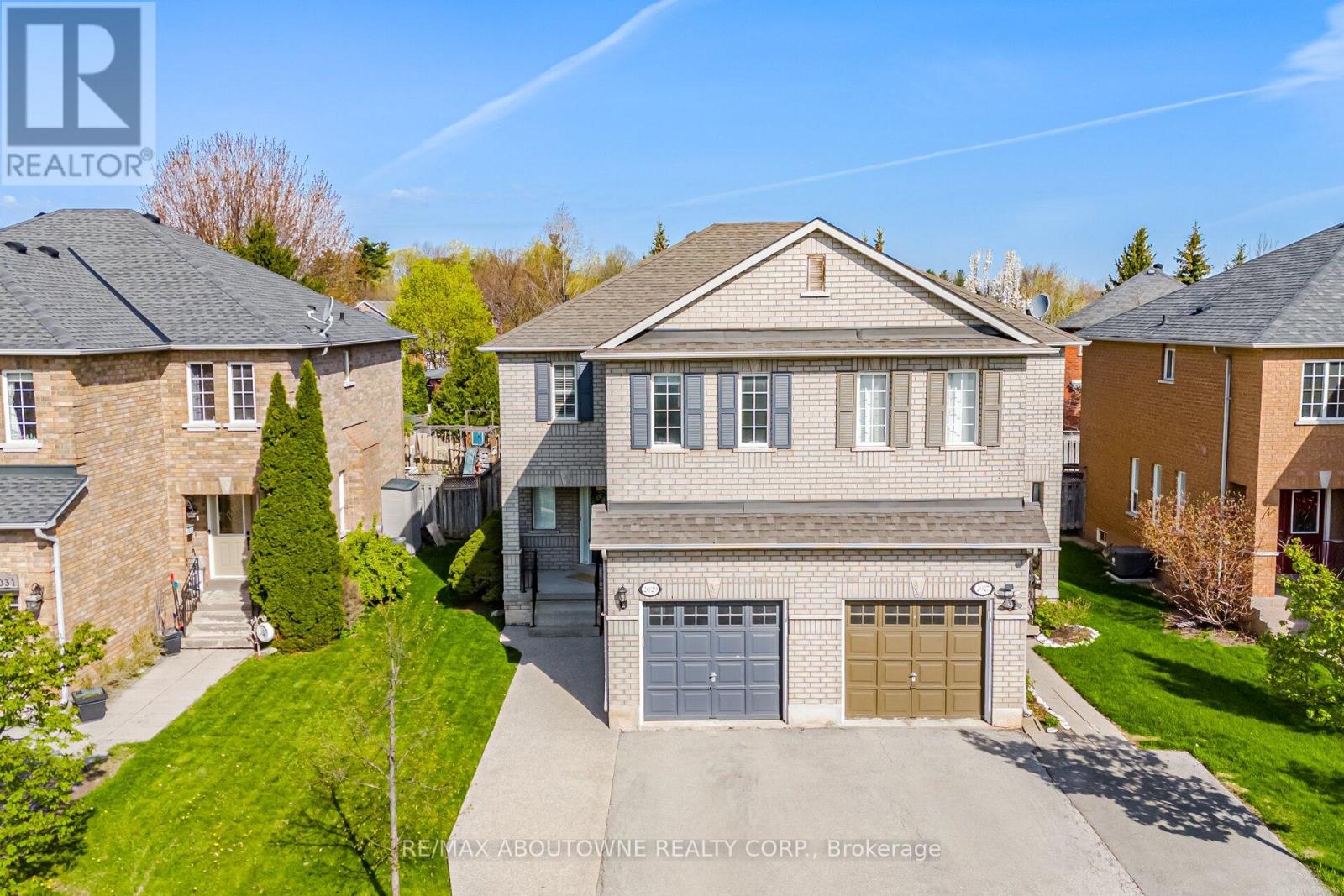 2029 BLUE JAY BOULEVARD, Oakville, Ontario
