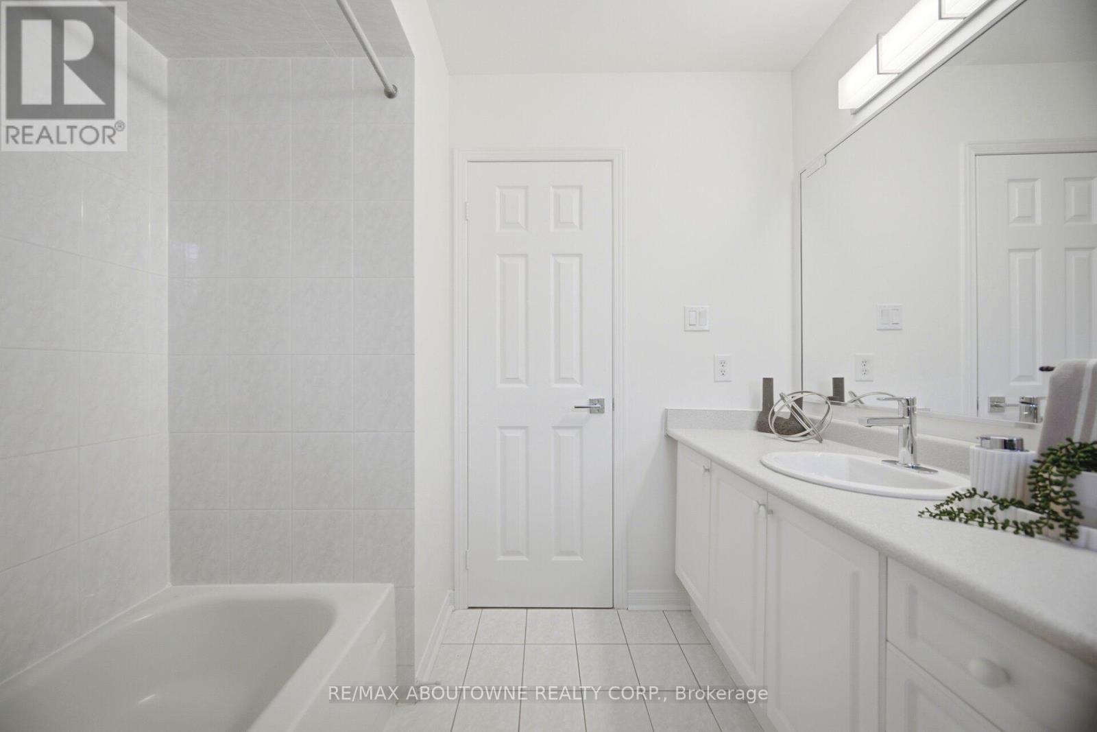 2029 Blue Jay Boulevard, Oakville, Ontario  L6M 3R4 - Photo 34 - W13215888