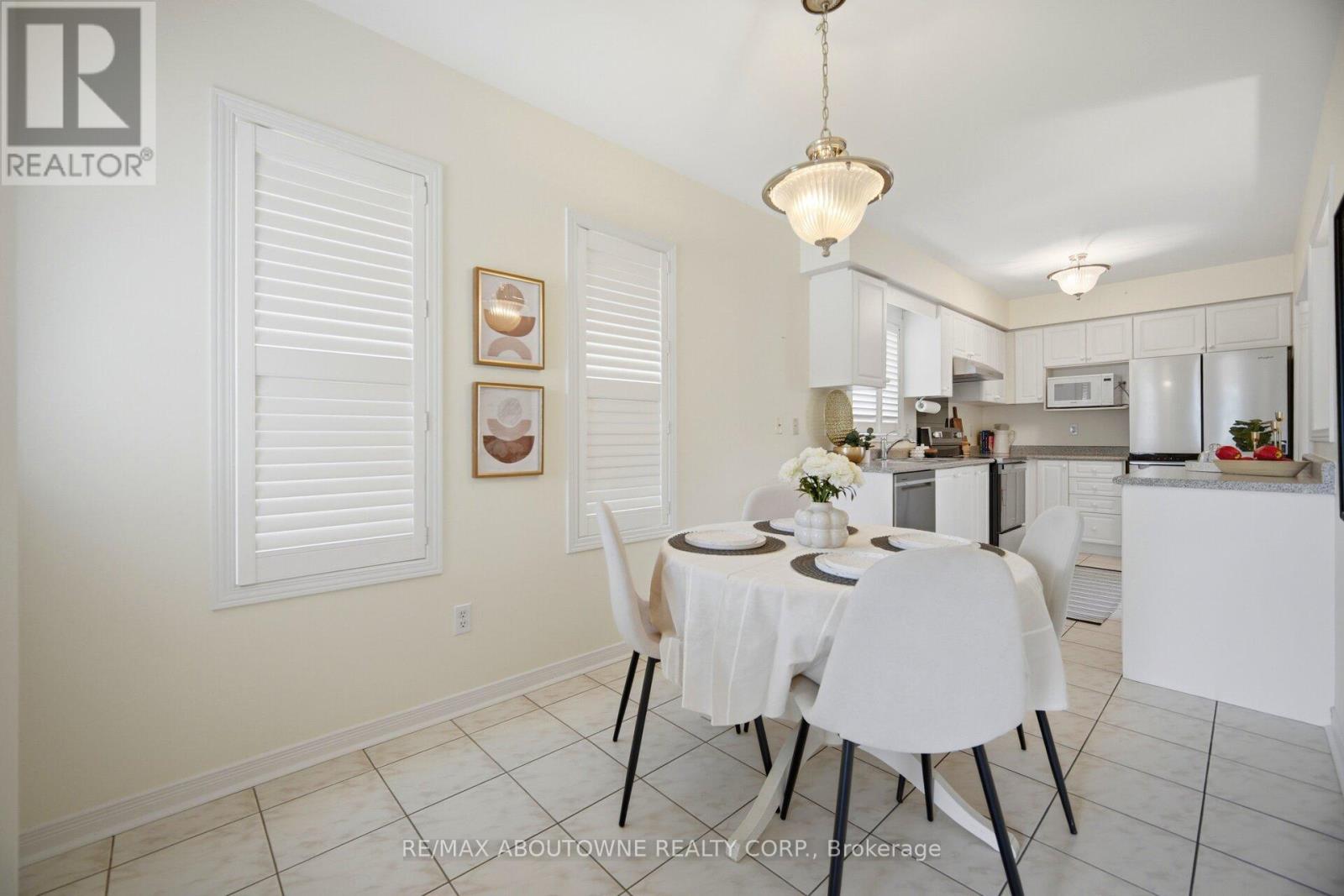 2029 Blue Jay Boulevard, Oakville, Ontario  L6M 3R4 - Photo 7 - W13215888