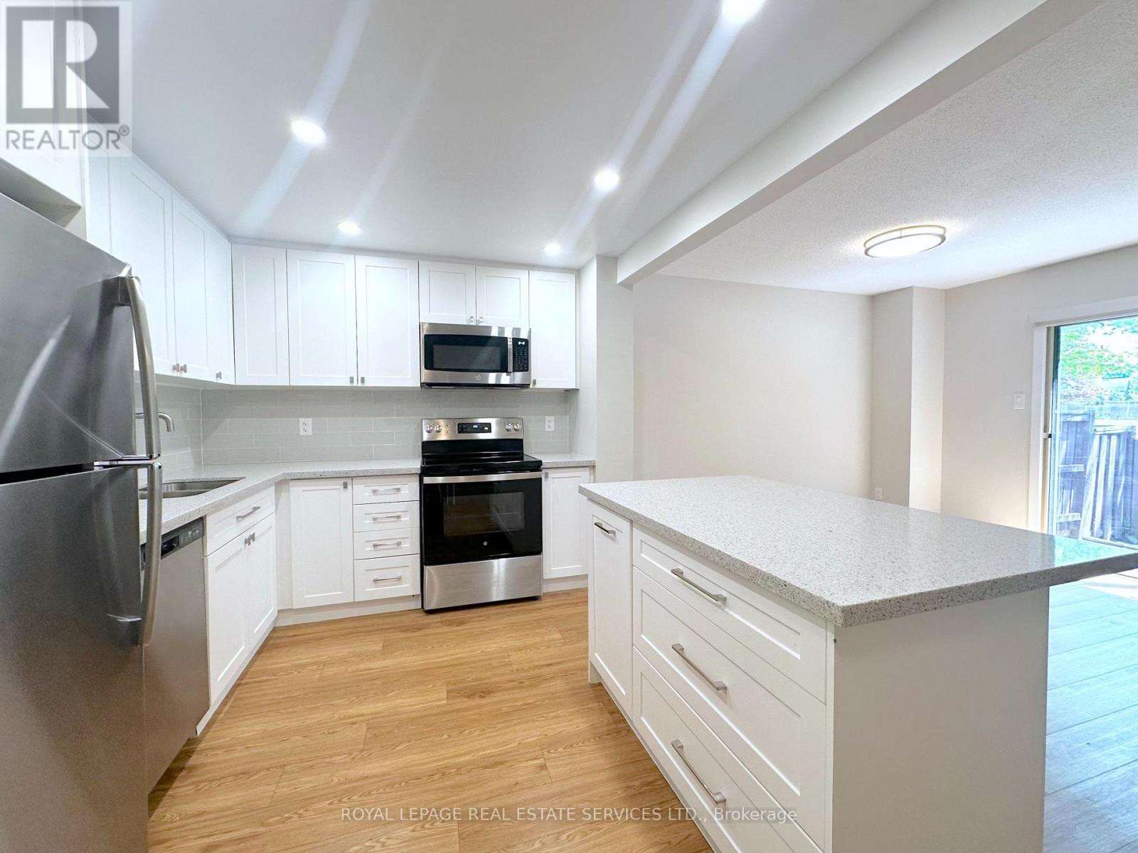 6310f Battleford Road, Mississauga, Ontario  L5N 4E3 - Photo 4 - W13215920