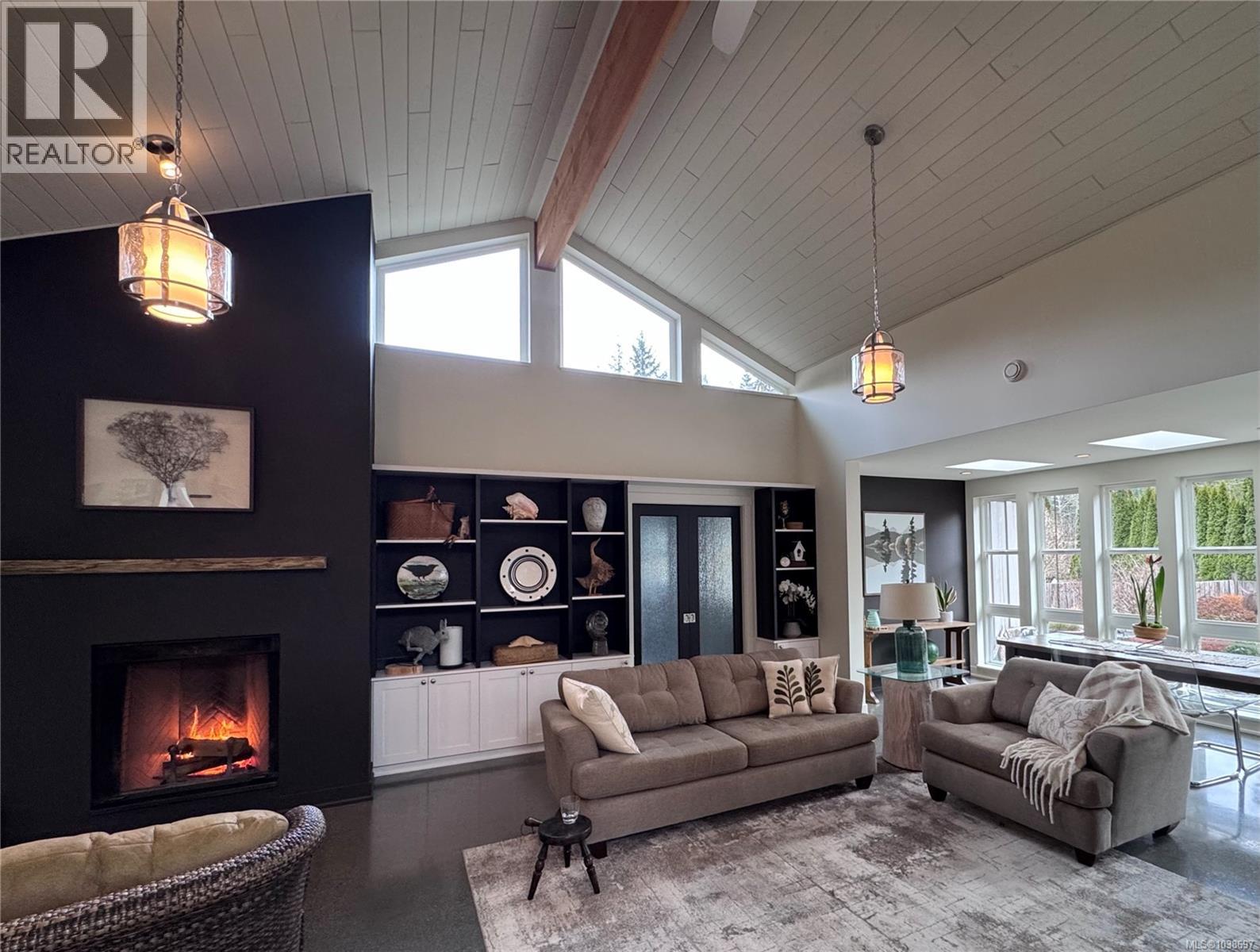 3881 Charlton Dr, Qualicum Beach, British Columbia  V9K 1Z3 - Photo 2 - 1038697