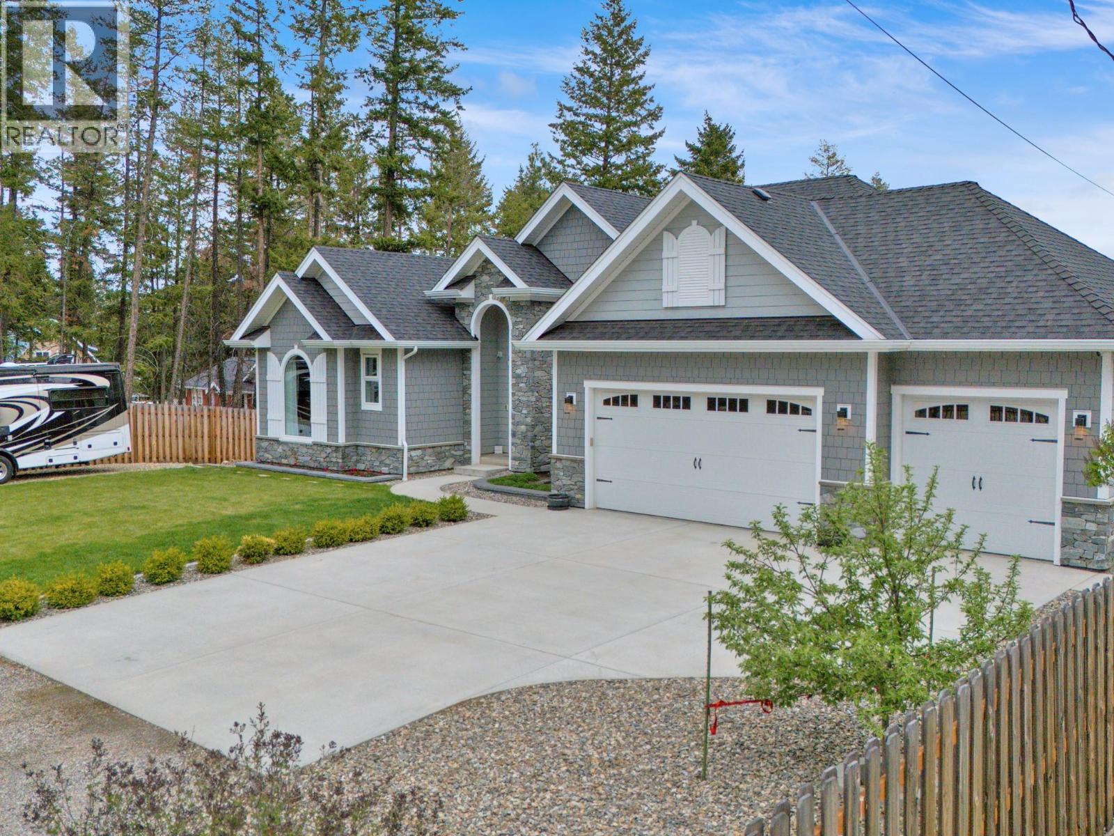 7255 Dunwaters Road, Kelowna, British Columbia  V1Z 3W4 - Photo 1 - 10379923
