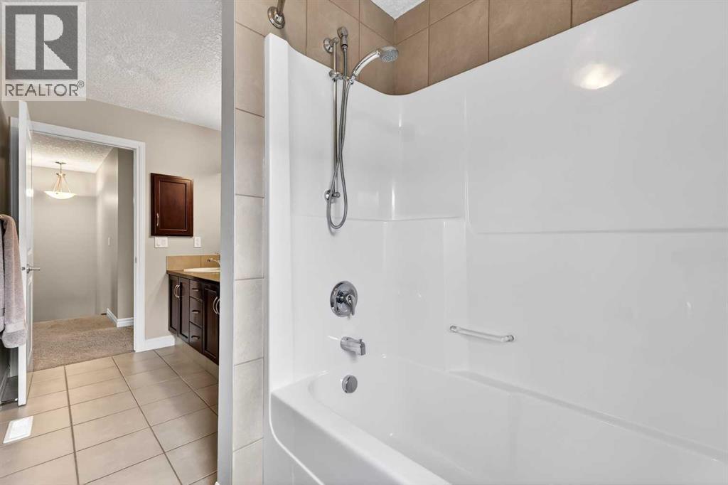 43 Heritage Hill, Cochrane, Alberta  T4C 0L4 - Photo 38 - A2306785