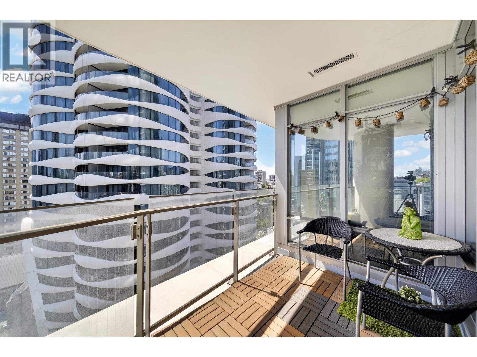 1902 1028 BARCLAY STREET