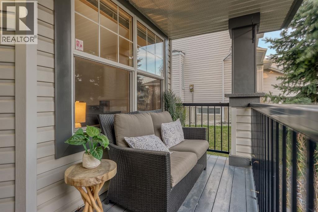 18 Gleneagles View, Cochrane, Alberta  T4C 1N9 - Photo 4 - A2311292