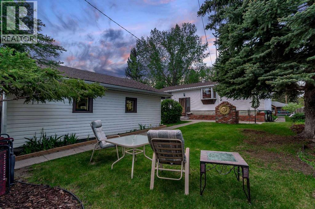 3027 Brentwood Boulevard Nw, Calgary, Alberta  T2L 1J6 - Photo 39 - A2314913