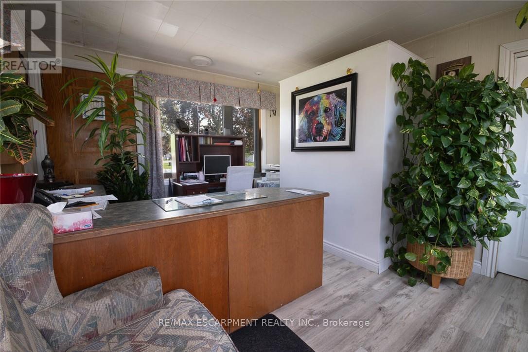 276 Dundas Street E, Quinte West, Ontario  K8V 1K6 - Photo 4 - X13215864
