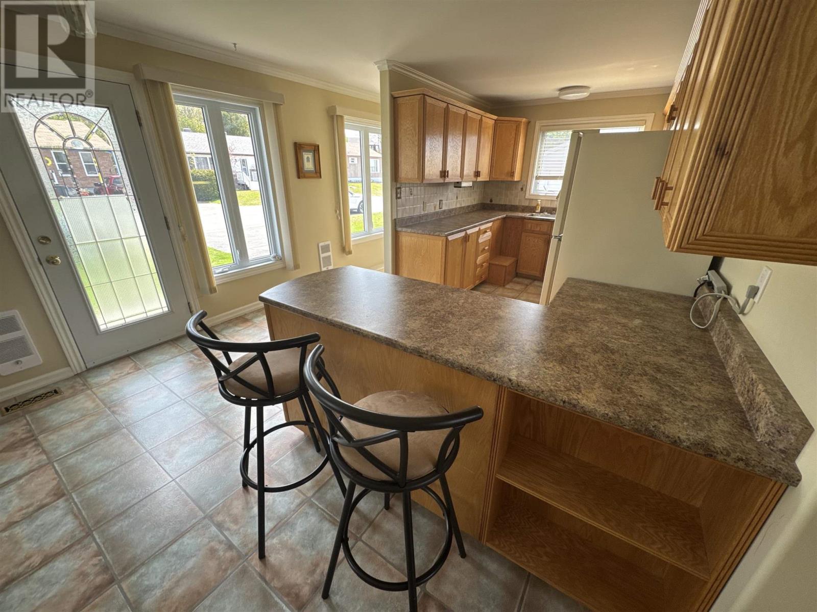 16 Brown Rd, Elliot Lake, Ontario  P5A 1K3 - Photo 2 - SM261202