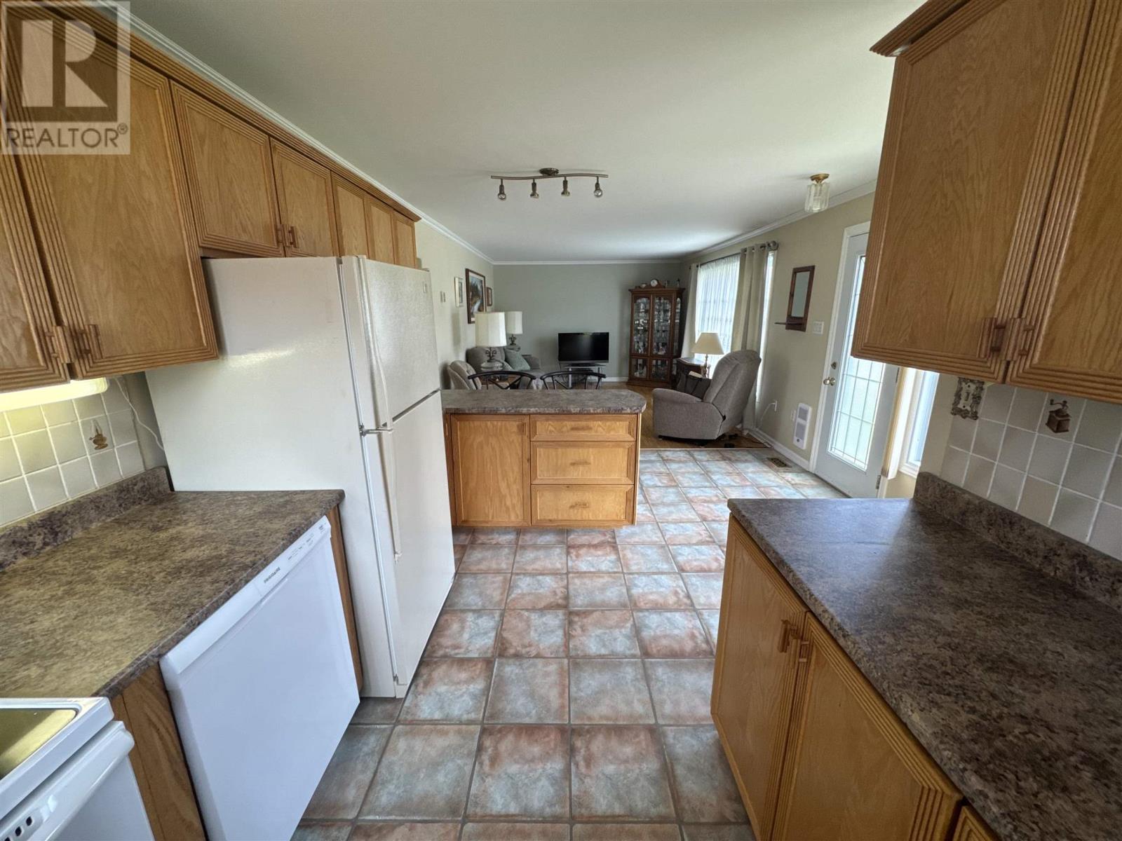 16 Brown Rd, Elliot Lake, Ontario  P5A 1K3 - Photo 6 - SM261202