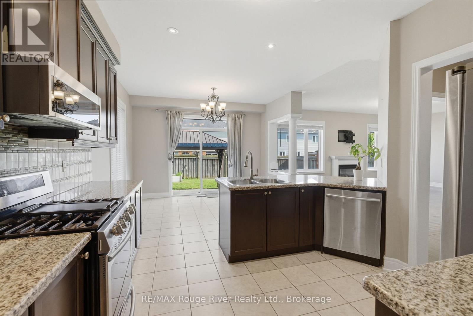138 Kersey Crescent, Clarington, Ontario  L1J 4Z2 - Photo 9 - E13216004