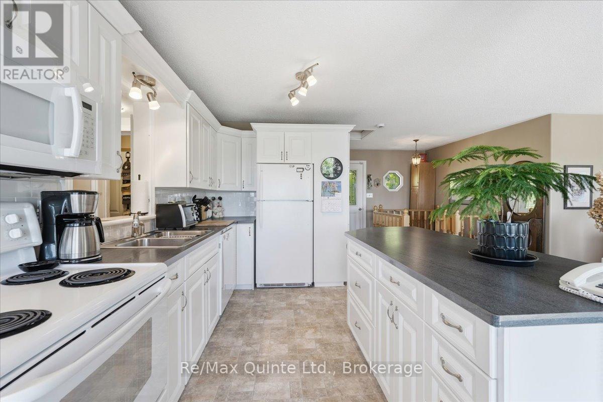 92 Bishop Lane, Prince Edward County, Ontario  K0K 1A0 - Photo 12 - X13216020