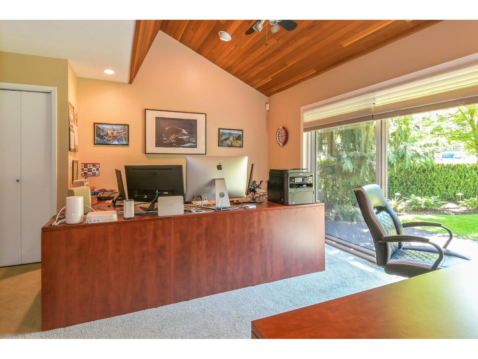 23951 58a Place, Langley, British Columbia  V2Z 1A5 - Photo 9 - R3129282