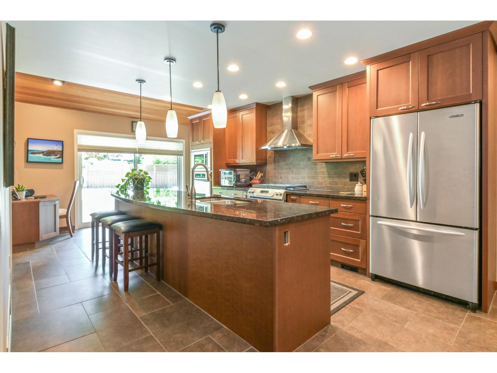 23951 58a Place, Langley, British Columbia  V2Z 1A5 - Photo 6 - R3129282