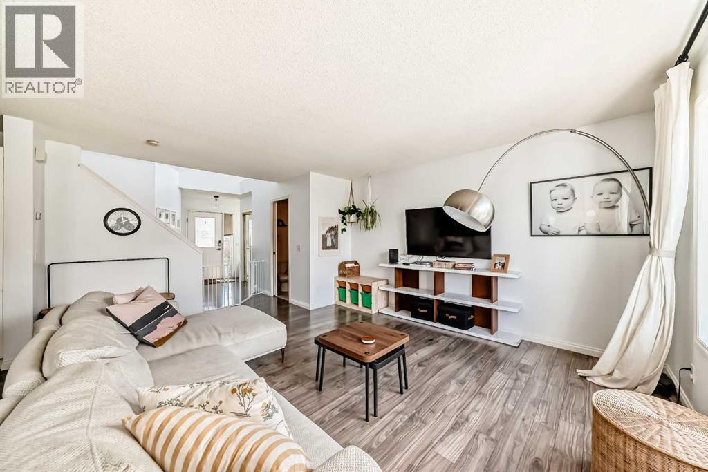 153 Cougarstone Place Sw, Calgary, Alberta  T3H 4W8 - Photo 5 - A2312795