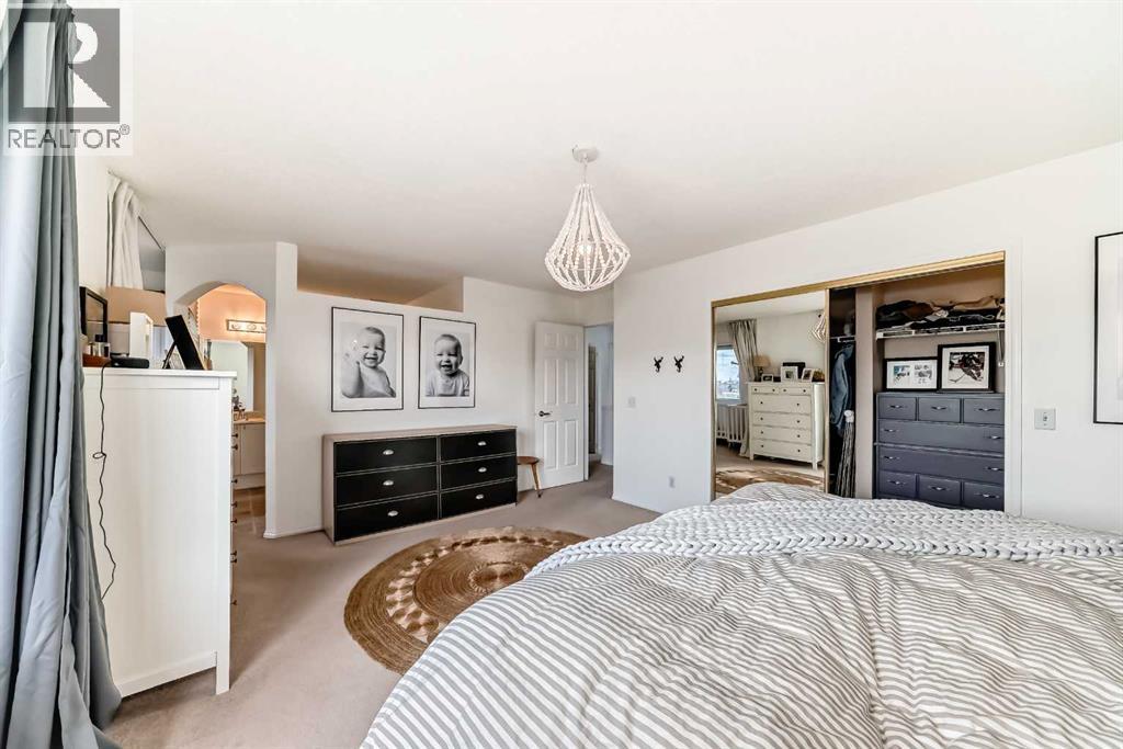 153 Cougarstone Place Sw, Calgary, Alberta  T3H 4W8 - Photo 13 - A2312795