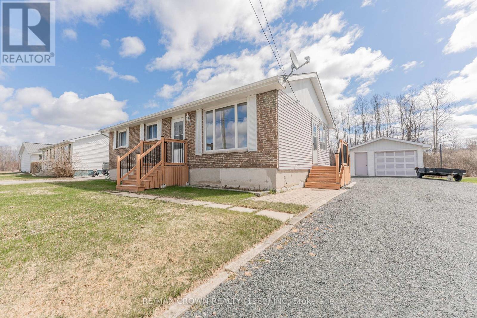 47 Breton Crescent, Smooth Rock Falls, Ontario  P0L 2B0 - Photo 2 - T13215994