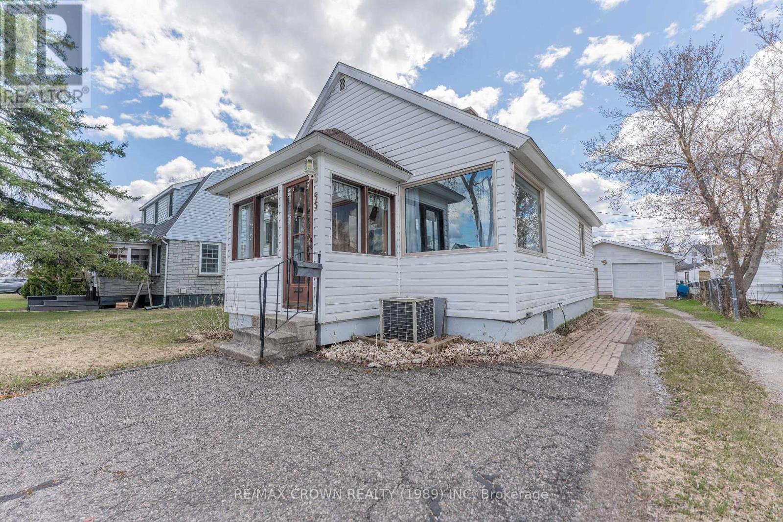 35 Bowman Avenue, Kapuskasing, Ontario  P5N 1M9 - Photo 2 - T13216008