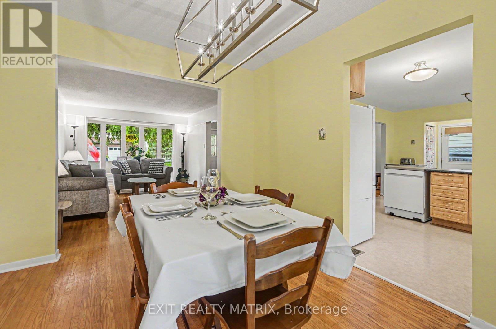 18 Highpark Crescent, Ottawa, Ontario  K1B 3G8 - Photo 11 - X13216016