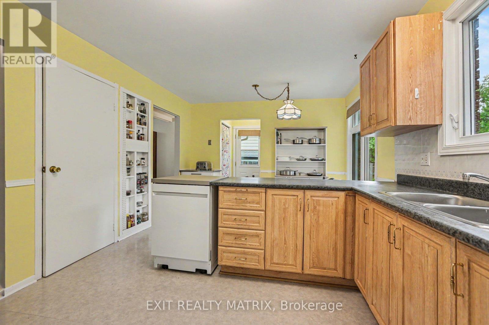 18 Highpark Crescent, Ottawa, Ontario  K1B 3G8 - Photo 14 - X13216016