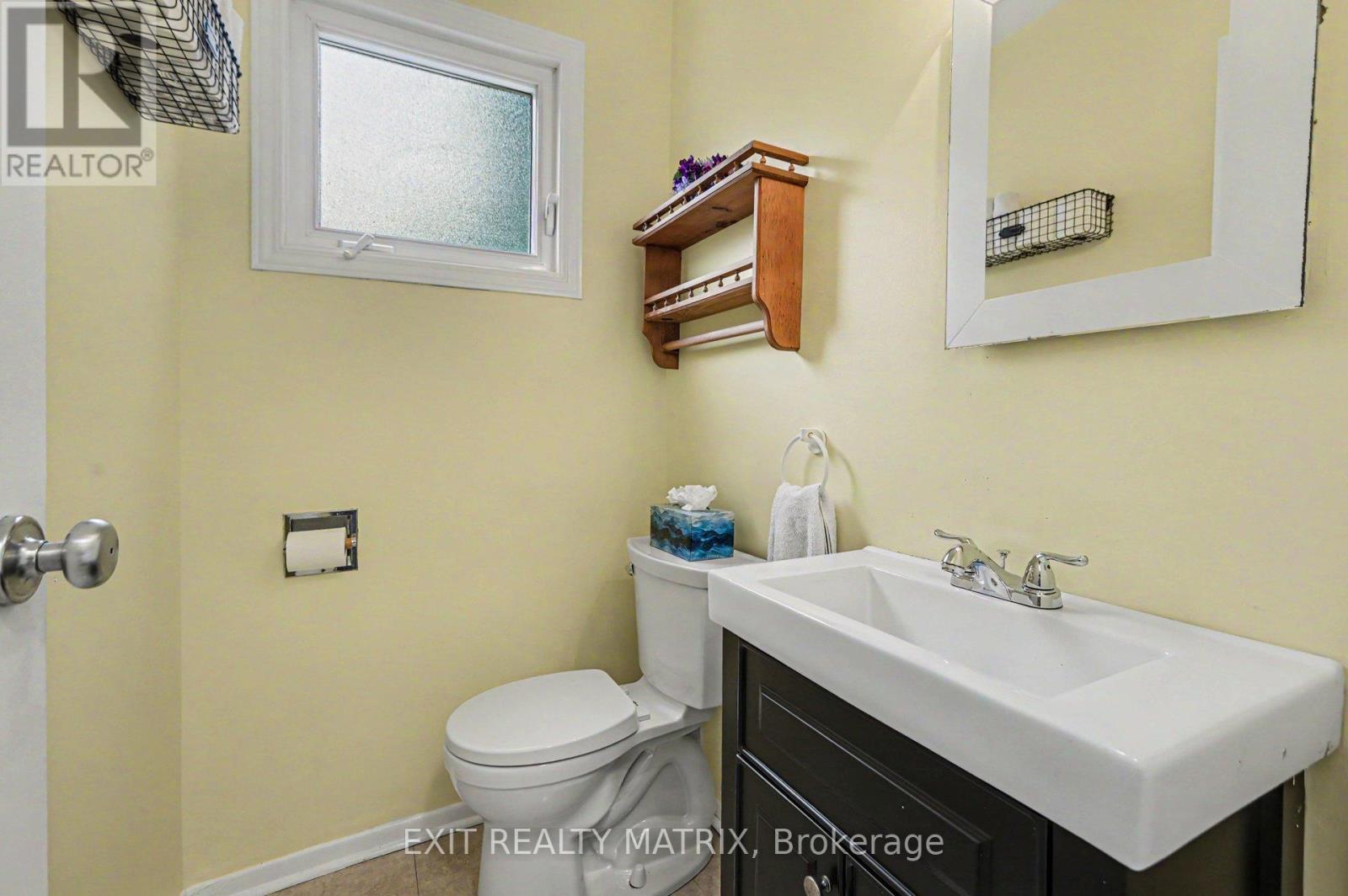 18 Highpark Crescent, Ottawa, Ontario  K1B 3G8 - Photo 15 - X13216016