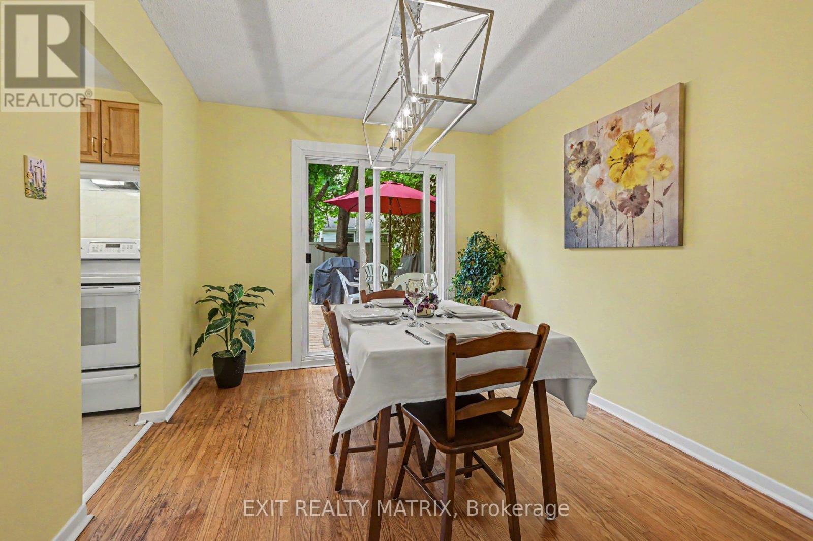 18 Highpark Crescent, Ottawa, Ontario  K1B 3G8 - Photo 9 - X13216016