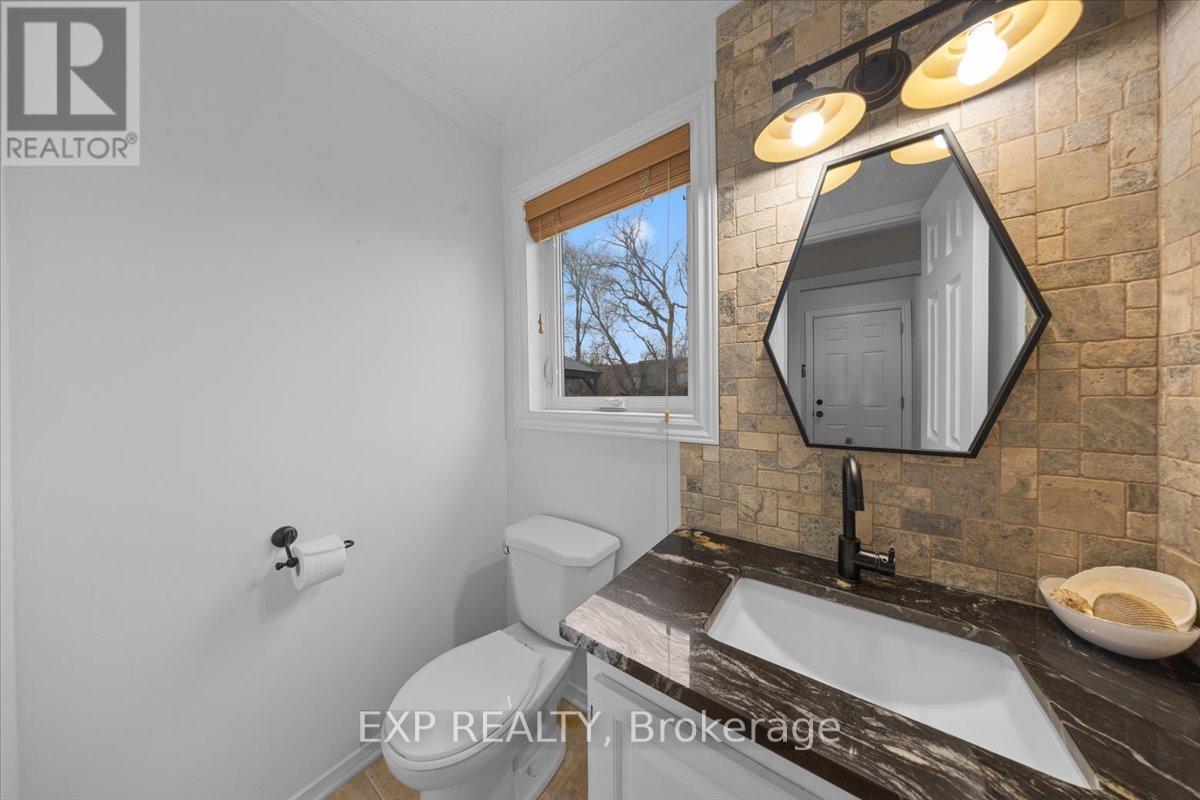 4 Bobcat Way, Ottawa, Ontario  K2S 1P3 - Photo 3 - X13216048