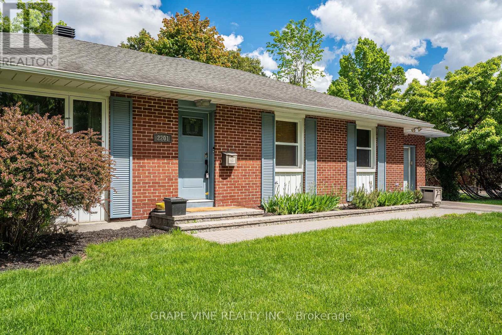 2201 Braeside Avenue, Ottawa, Ontario  K1H 7J6 - Photo 4 - X13216086
