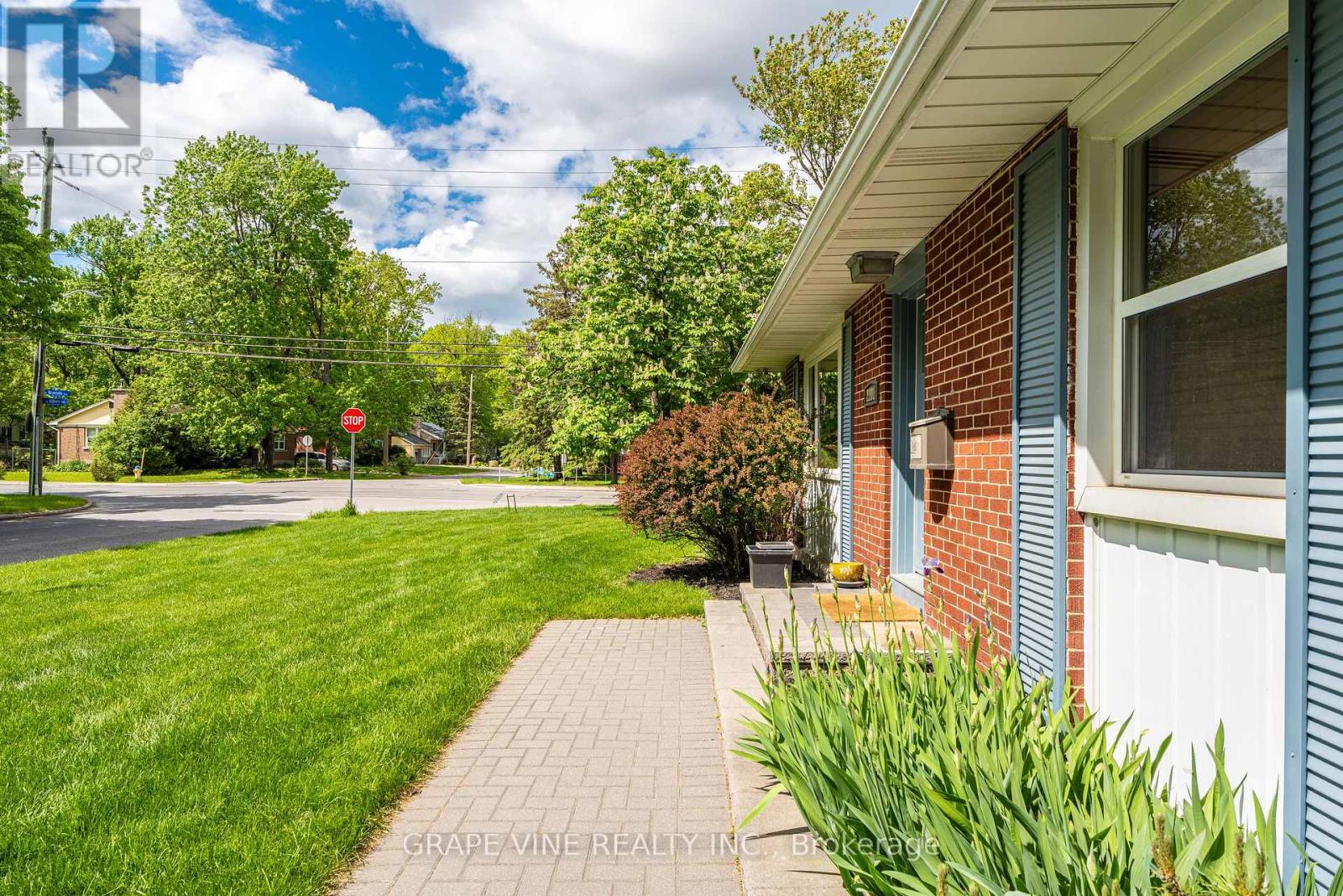 2201 Braeside Avenue, Ottawa, Ontario  K1H 7J6 - Photo 9 - X13216086
