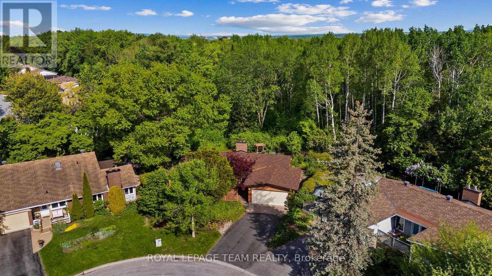 548 RIVERSHORE CRESCENT, Ottawa, Ontario