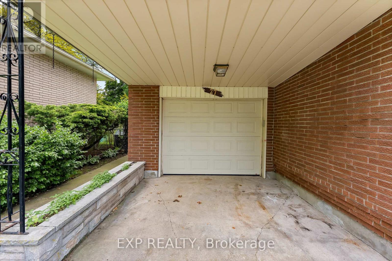 27 Mississauga Road, St. Catharines, Ontario  L2N 3K3 - Photo 3 - X13216040