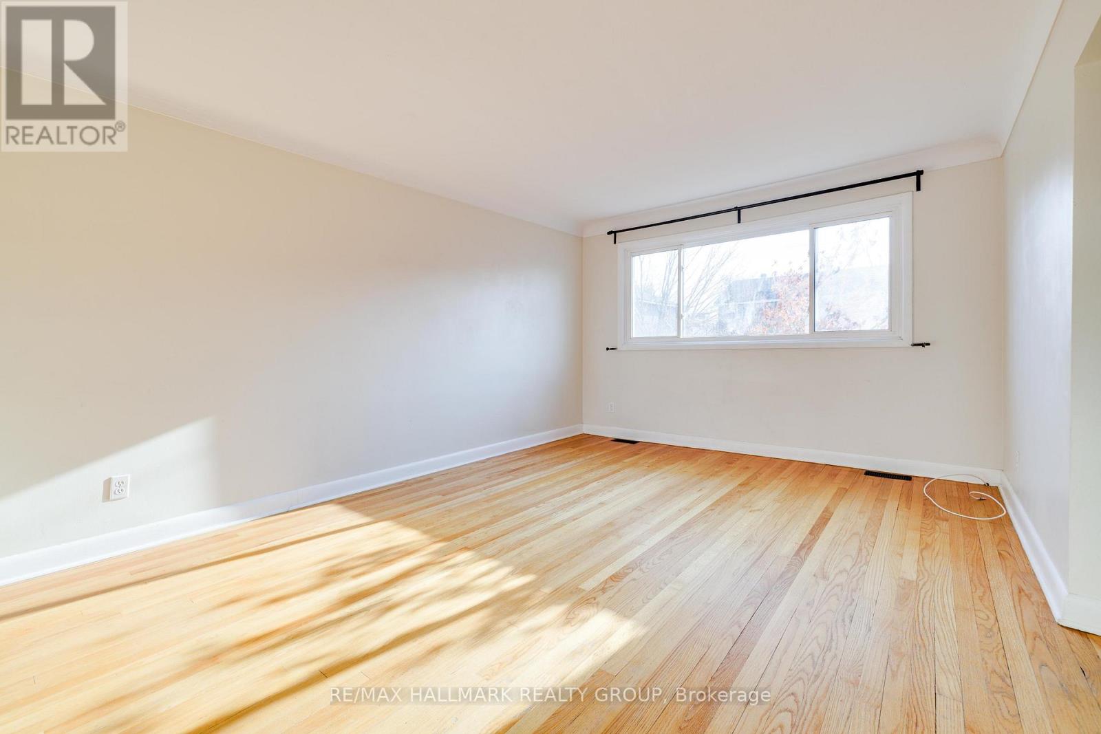 1213 Emperor Avenue, Ottawa, Ontario  K1Z 8C3 - Photo 3 - X13083304