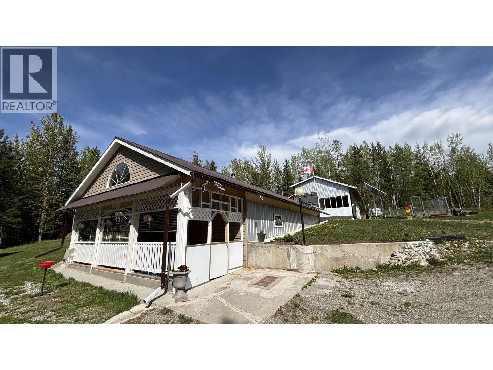 5237 Kirby Road, Quesnel, British Columbia  V2J 6X9 - Photo 2 - R3128034