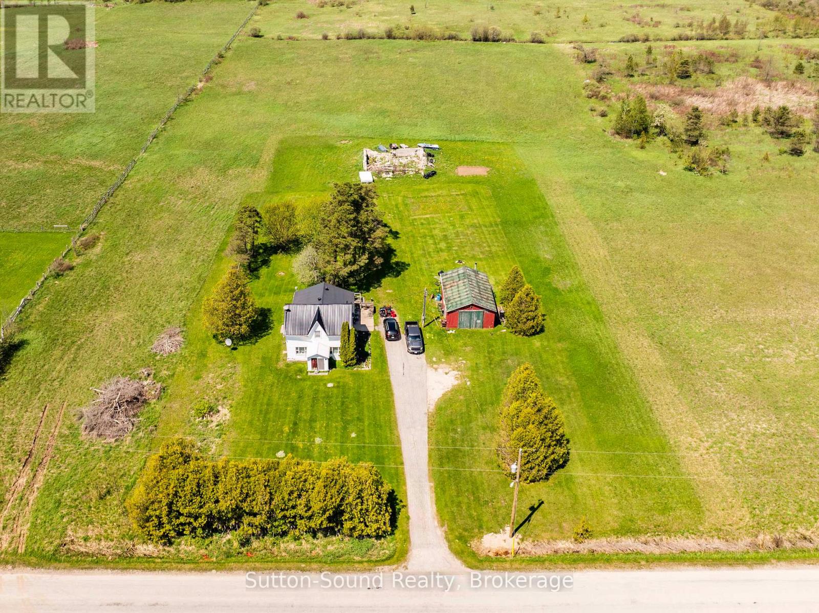 40 Elm Street, South Bruce Peninsula, Ontario  N0H 2T0 - Photo 3 - X13215992