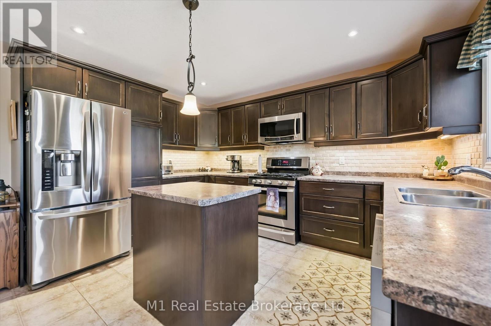 237 Carrol Street, Wellington North, Ontario  N0G 1A0 - Photo 13 - X13216134