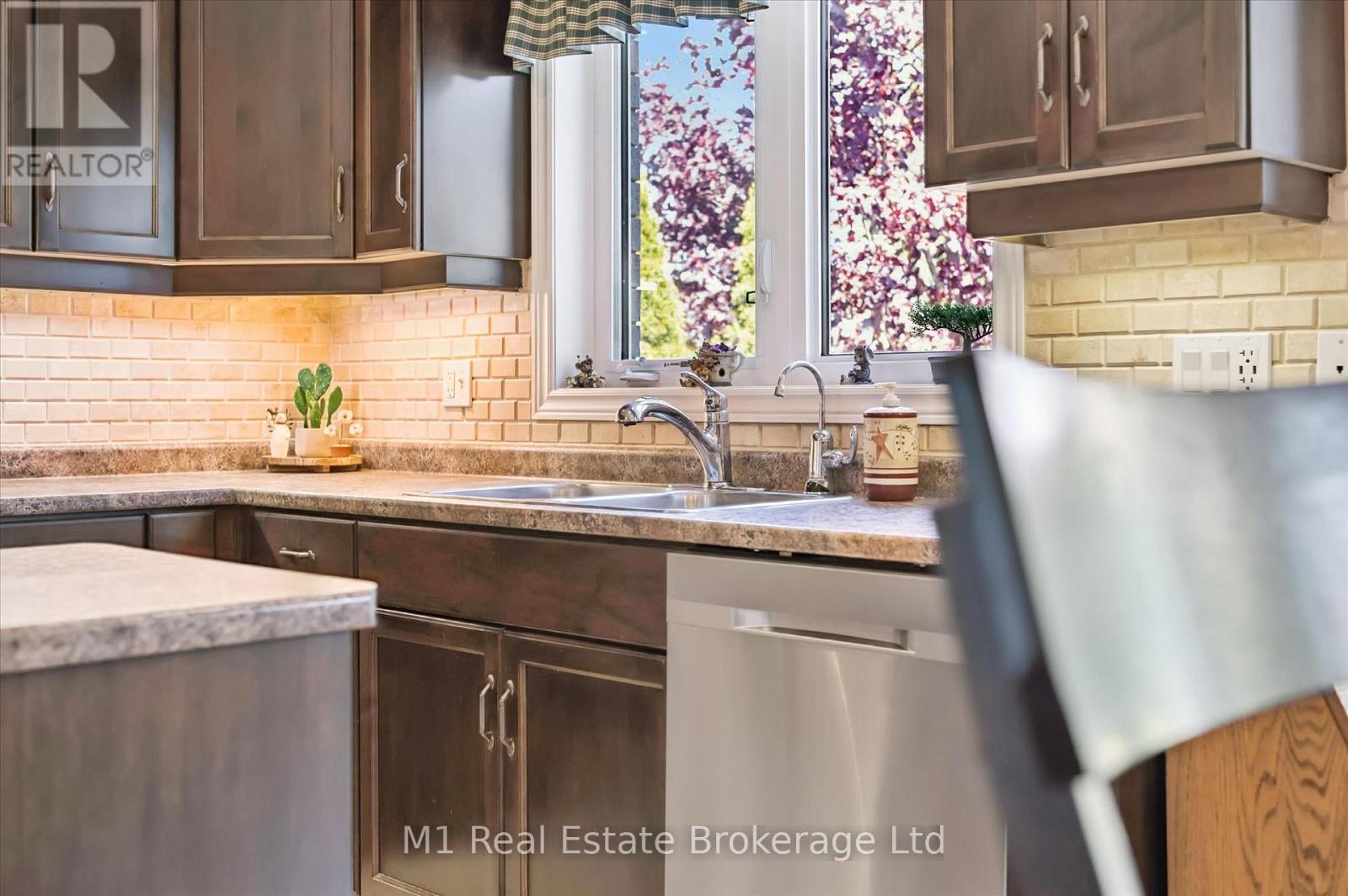 237 Carrol Street, Wellington North, Ontario  N0G 1A0 - Photo 14 - X13216134