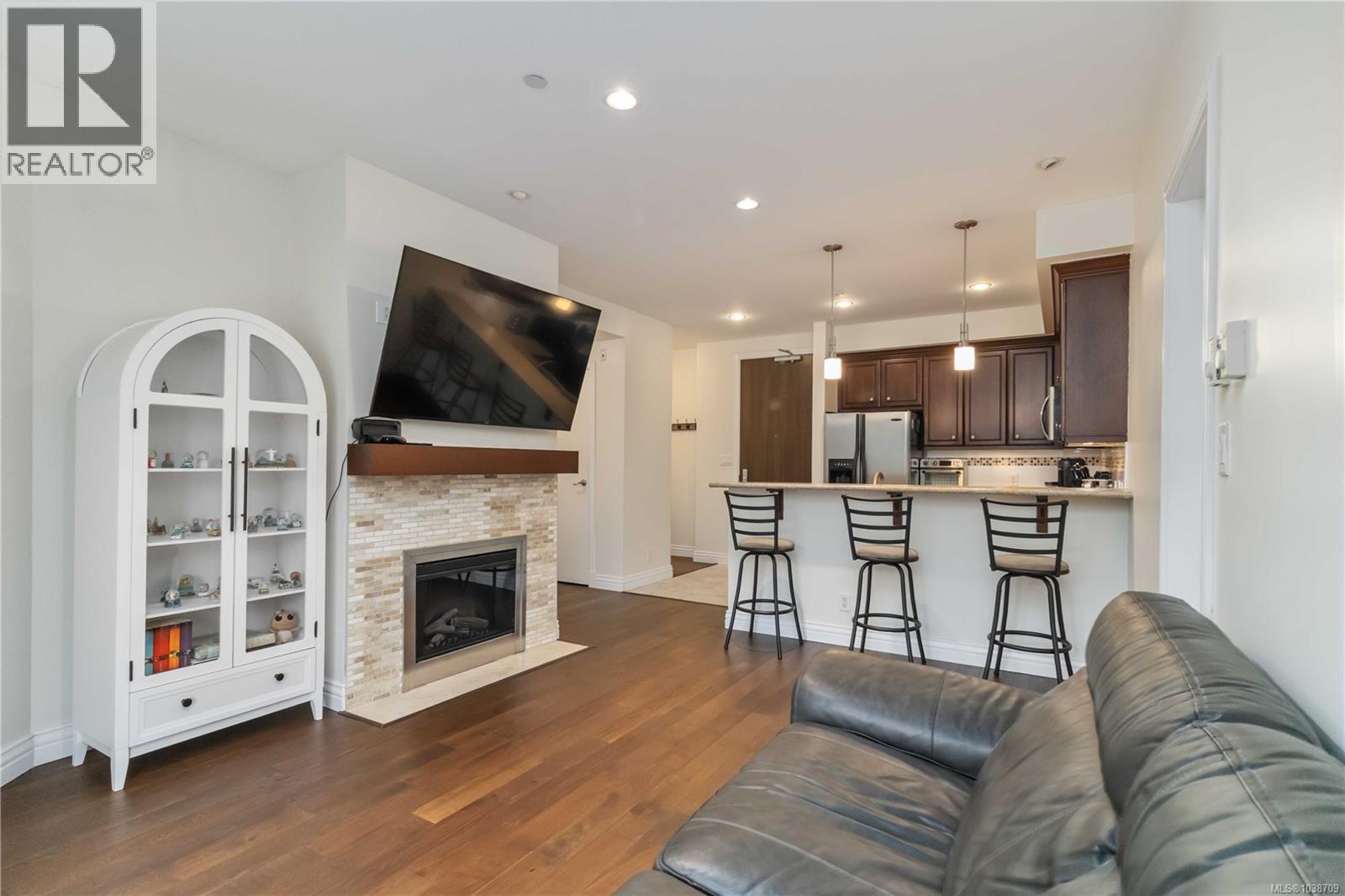 217 1335 Bear Mountain Pkwy, Langford, British Columbia  V9B 6T9 - Photo 11 - 1038709