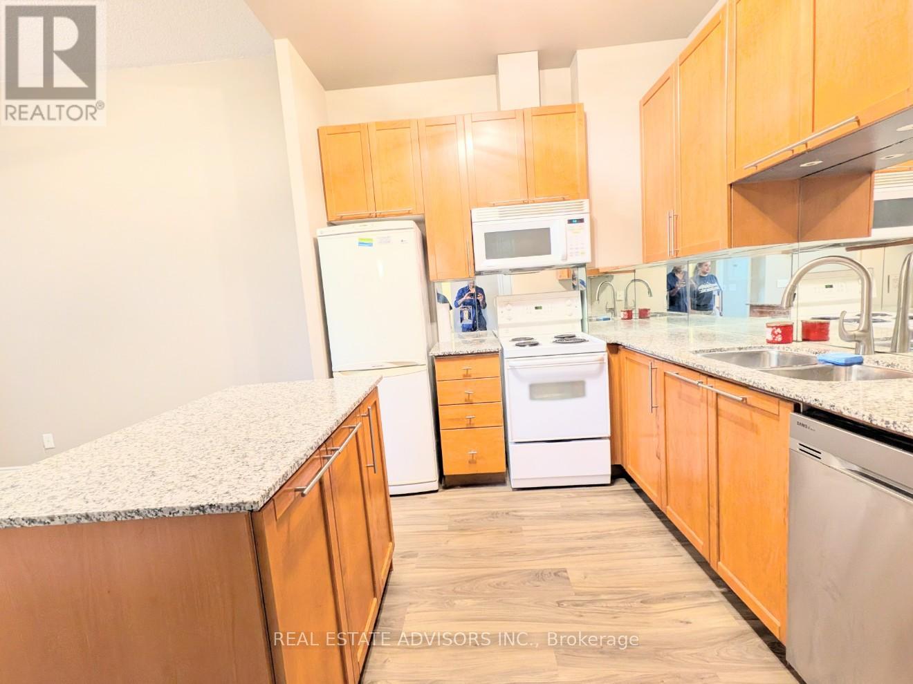 101 - 1103 Leslie Street, Toronto, Ontario  M3C 4G8 - Photo 4 - C13216044