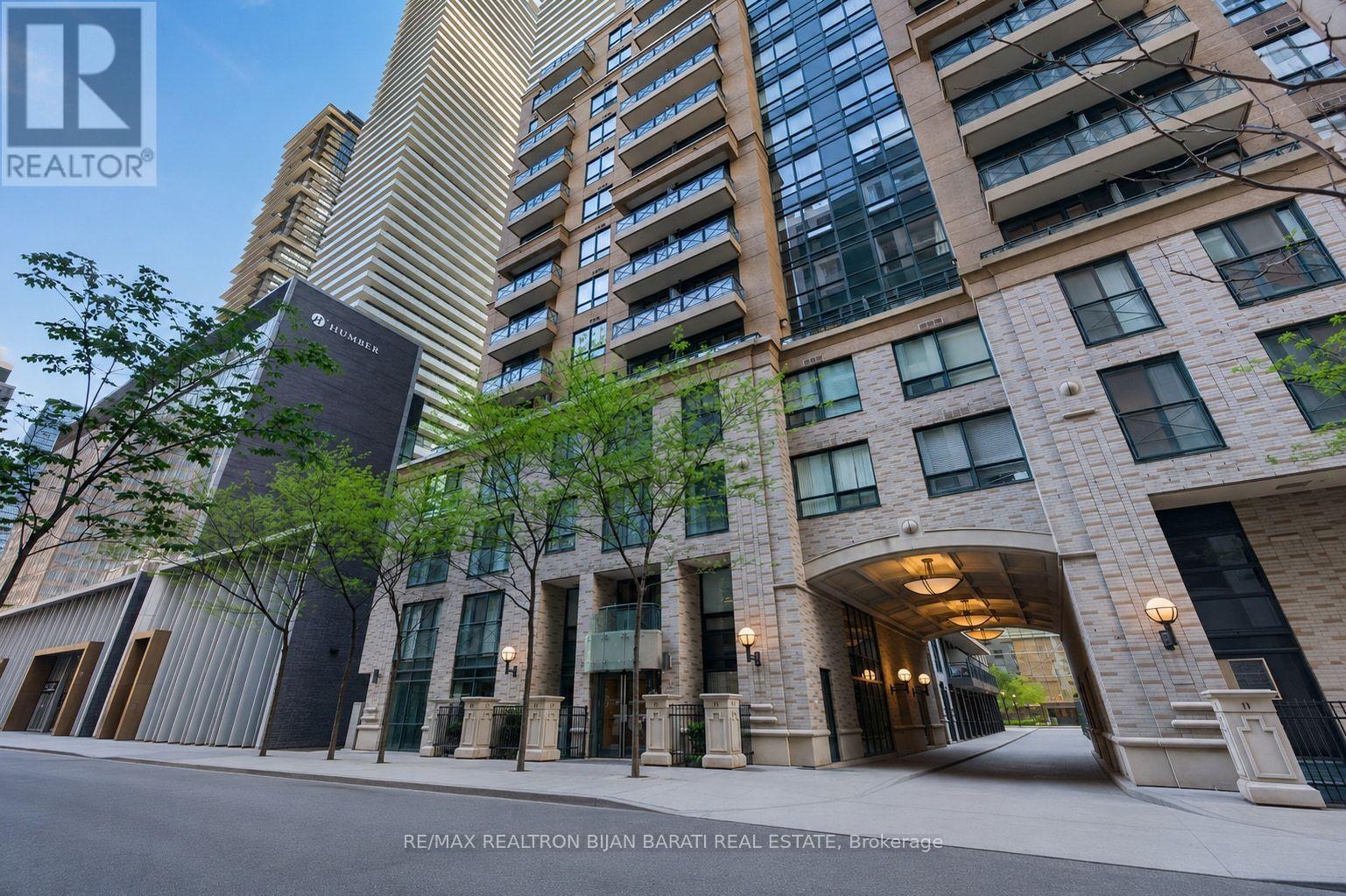 618 - 35 HAYDEN STREET, Toronto, Ontario