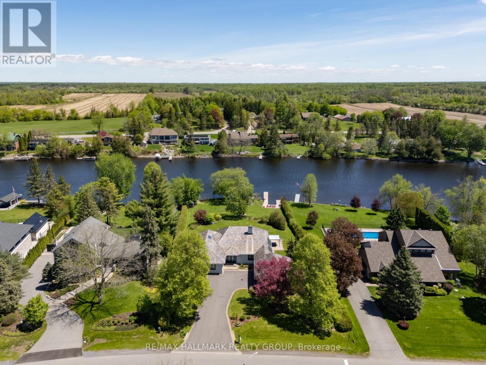 5567 South Island Park Drive, Ottawa, Ontario  K4M 1J2 - Photo 1 - X12984166