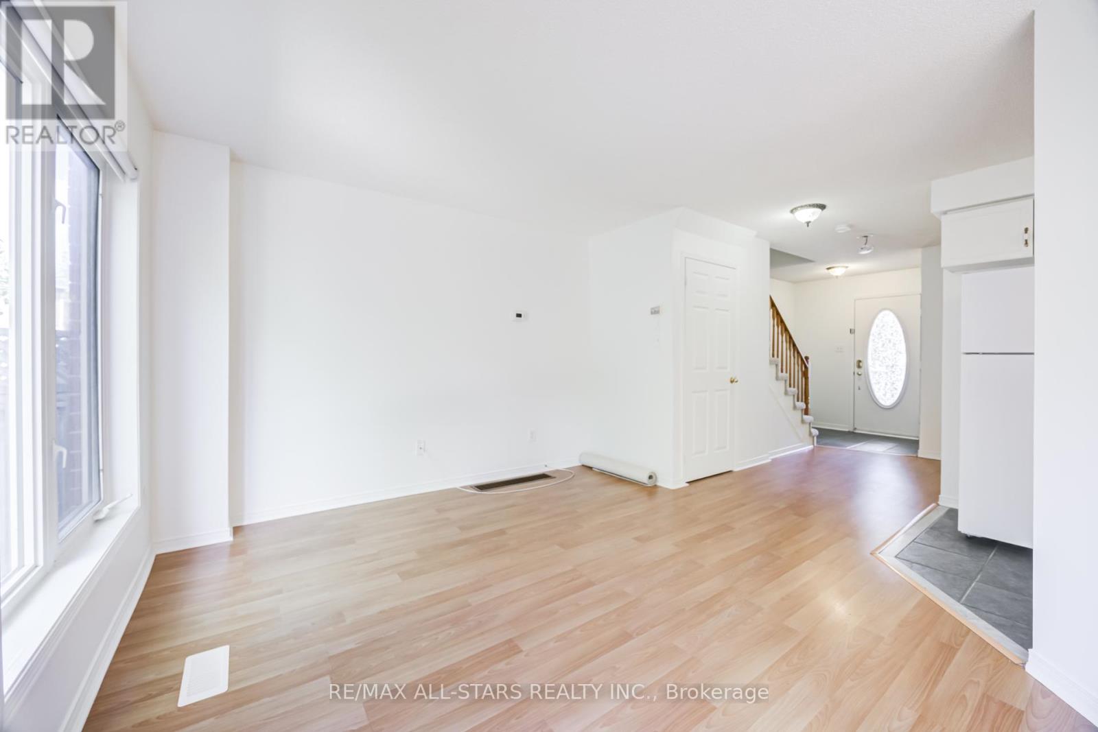 51 Playfair Road, Whitby, Ontario  L1N 9S6 - Photo 12 - E13216052