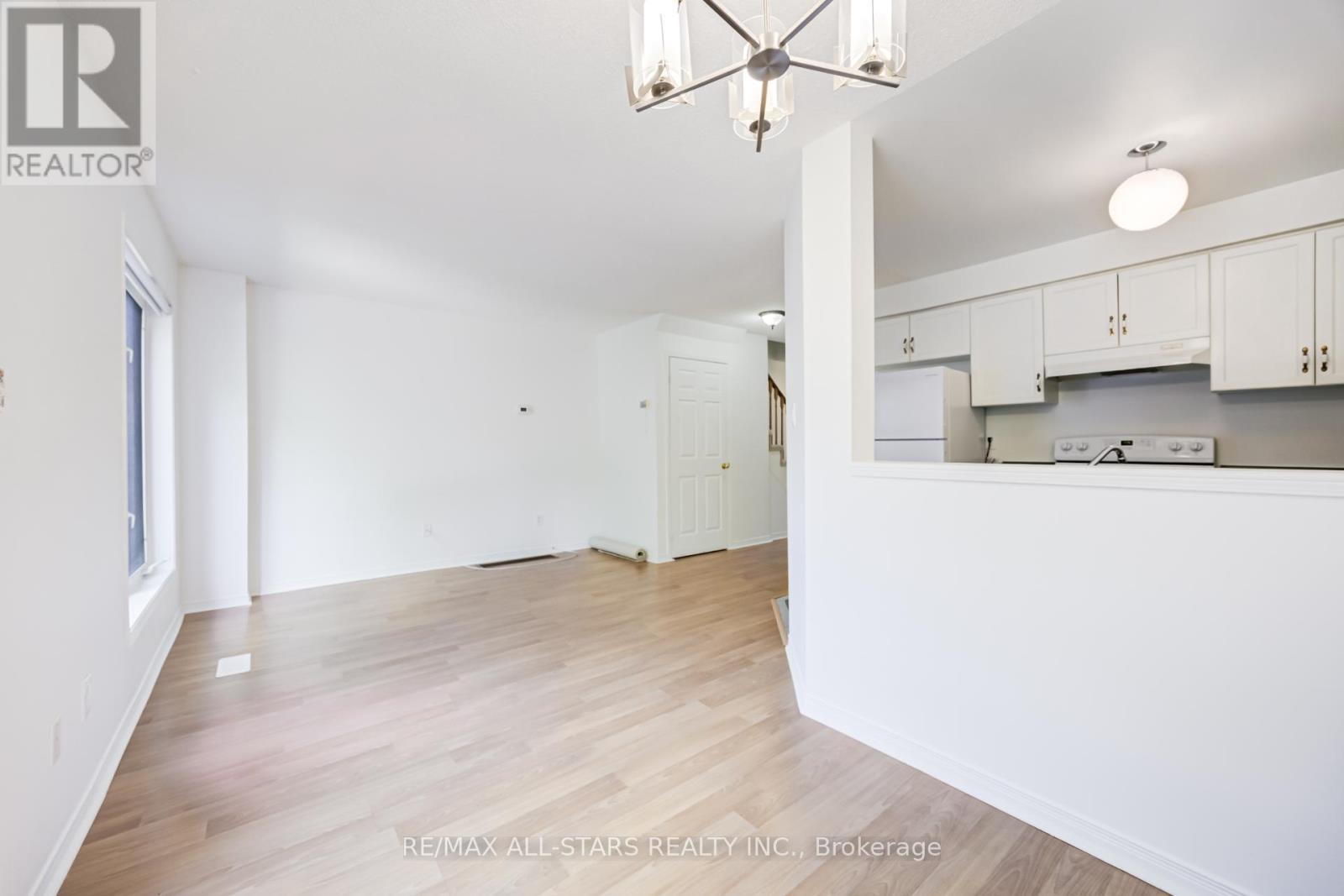 51 Playfair Road, Whitby, Ontario  L1N 9S6 - Photo 13 - E13216052