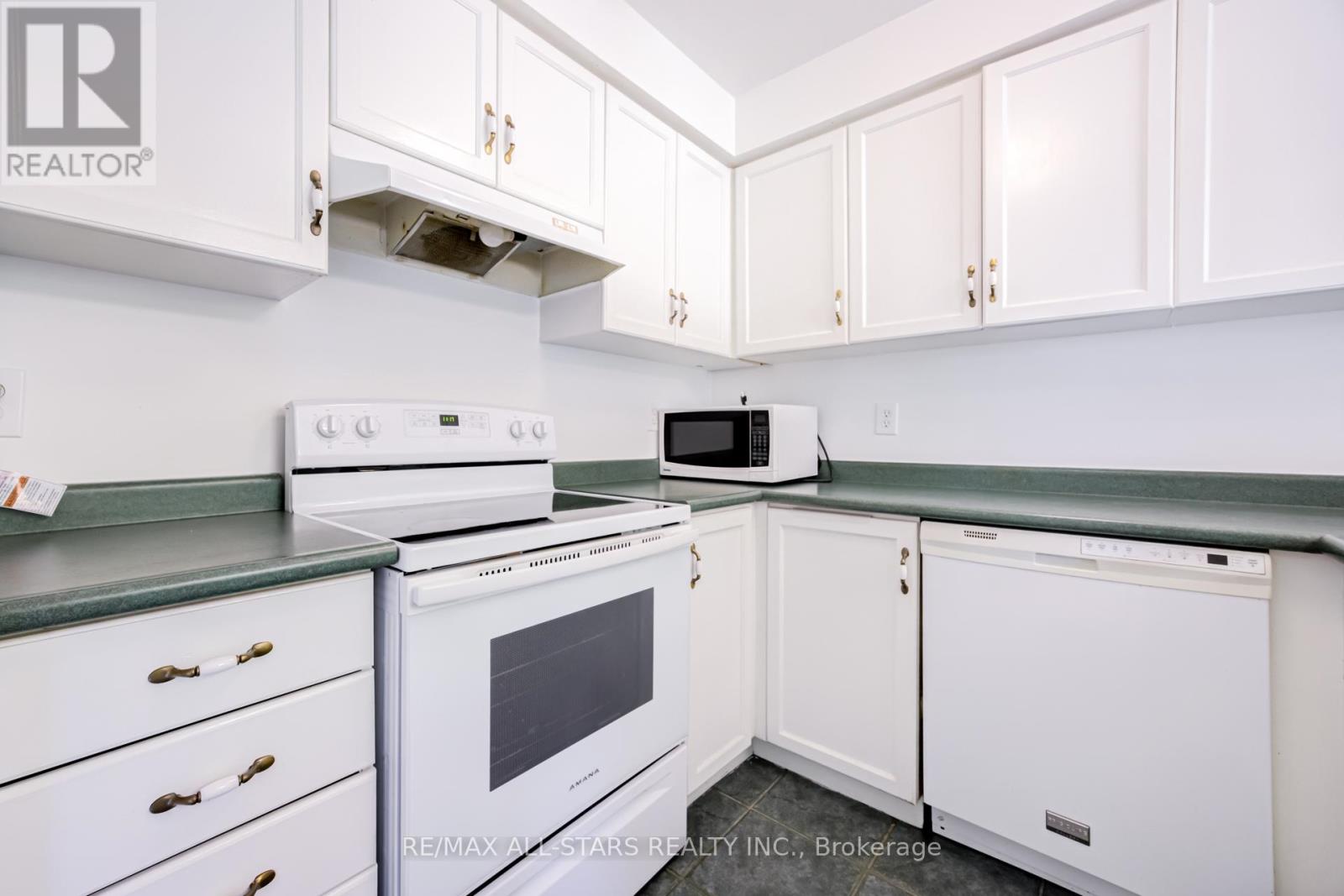 51 Playfair Road, Whitby, Ontario  L1N 9S6 - Photo 18 - E13216052